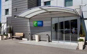 Holiday Inn Express Geneva Airport 3*